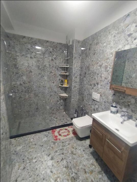 #1 Modern 1Br With Balcony In Up-And-Coming Hip Area Lejlighed Tirana Eksteriør billede